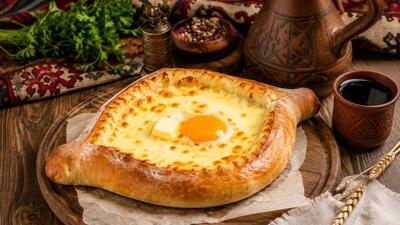  طرز تهیه خاچاپوری؛ نان پنیری معروف گرجستان با طعمی بی نظیر