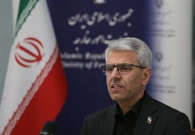 سخنگوی وزارت خارجه: آنان که عامدانه از «جنوب ایران» سخن میگویند، در پی آناند که در ذهن مخاطب تصویری از سرزمینی بسازند که به جهات جغرافیاییاش معرفی میشود / ایران، شمال و جنوب و شرق و غرب ندارد؛ ایران، یک پیکر است، یک جانِ بههمپیوسته / ایران را نه با خطکش جغرافیا میتوان برید و نه با واژهها میتوان تکهتکه کرد