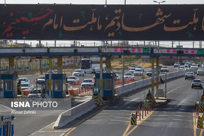 ثبت تردد بیش از ۵۰۰ هزار خودرو در محورهای قم در ایام تشییع رهبر شهید