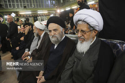 بزرگداشت رهبر شهید از سوی آیت الله سیستانی در قم