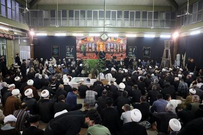برگزاری مراسم بزرگداشت رهبر شهید انقلاب از سوی آیتالله العظمی سیستانی در قم