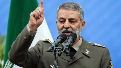  عکس سفر در زمان / «سرلشکر موسوی و سرلشکر باقری» دو فرمانده شهید در یک مراسم نظامی؛ سال 1403