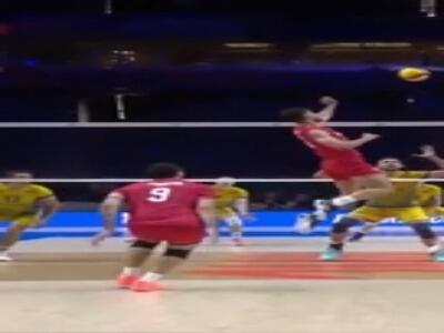 لحظه مصدومیت پوریا حسینخانزاده در دیدار مقابل اوکراین