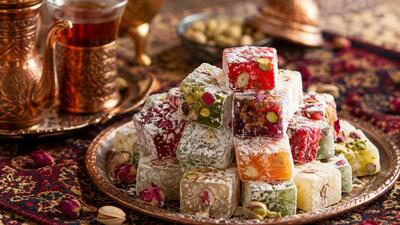  طرز تهیه باسلوق با نشاسته گل به سبک بازاری؛ راز کشدار شدن و لطافت باسلوق خانگی