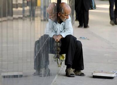 شکاف فزاینده درآمد پایدار خانوار با هزینههای زندگی - اکونیوز