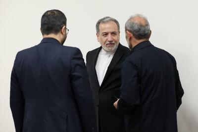 عراقچی با چه کسانی عکس گرفت؟ انتشار تصاویر تازه در تلگرام