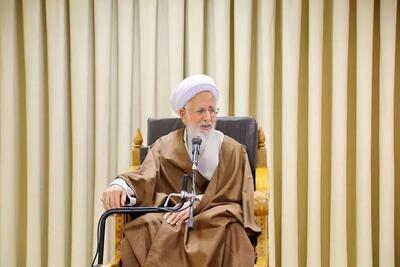 آیتالله جوادی آملی: خدایی ناکرده زیر پوشش مصلحت و خیر خواهی، سخنی مطرح نشود که به وحدت مردم و جایگاه رهبری آسیب بزند/ نباید از تهدیدهای بیرونی غافل شد؛ نگذاریم زمانه ما طوری عوض شود که زمینه ما هم تغییر کند/ حفظ اتحاد کار آسانی نیست و نیازمند شناخت انگیزههای پنهان است
