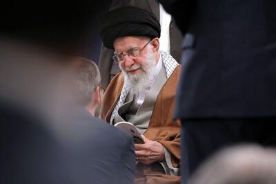  نویسنده پیشکسوت ادبیات دفاع مقدس: رهبر شهید گوهرشناسی بی بدیل در عرصه ادبیات بود
