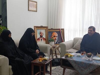  حضور مشاور و دستیار رهبری در منزل شهید سپهبد غلامعلی رشید؛