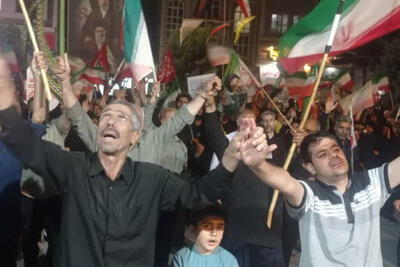  حضور پرشور نیشابوری ها در اجتماع شبانه