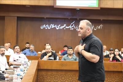  عکس | رییس فدراسیون وزنه‌برداری معلم شد! - پارس فوتبال