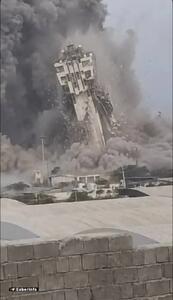  عکس/لحظه سقوط برج مراقبت دریایی بندر چابهار