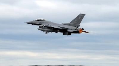 گزارشها از اعلام وضعیت اضطراری یک جنگنده F-35 بر فراز امارات/ علت حادثه هنوز مشخص نیست