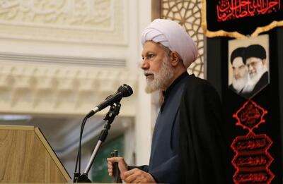  امام جمعه شیراز: هیچ‌کس حق ندارد پیام ضعف به دشمن منتقل کند/ در دفاع از خود قاطعیم