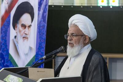 امام جمعه یزد: راهبرد ایران در برابر دشمن «استقامت» است نه «تسلیم»