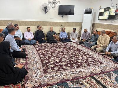 استاندار هرمزگان با خانواده سه شهید حمله آمریکا در خمیر دیدار کرد - پارس فوتبال