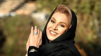  عکس سفر در زمان /  «نسرین مقانلو» در 47 سالگی در کنار پدرش؛ سال 94