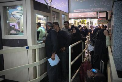  مرز خسروی برای تسهیل عبور زائران عتبات متحول شد/ خروج از گیت‌های گذرنامه در ۴ ثانیه!