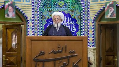 تأکید امامجمعه یزد بر عدم پذیرش سلطه آمریکا