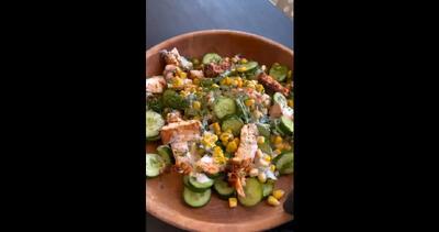طرز تهیه سالاد تابستانی پروتئینی برای یک وعده سالم و کامل