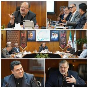 برگزاری نشست بررسی مسیرهای تامین برق مجتمعهای منطقه ویژه پتروشیمی ماهشهر به میزبانی هلدینگ خلیج فارس