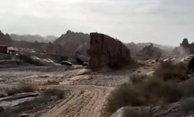  تردد در جاده بمباران شده بندرعباس، از سر گرفته شد