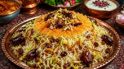  طرز تهیه رشته پلو تهرانی به سبک رستورانی؛ راز خوش عطر شدن رشته پلو مجلسی برای سفره های ایرانی