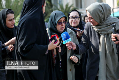  مهاجرانی در دیدار با خانواده شهدای حملات هوایی آمریکا در خوزستان: با عزت از گردنه تاریخی عبور خواهیم کرد