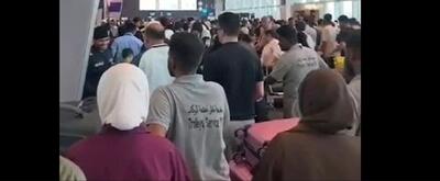  ازدحام جمعیت در فرودگاه کویت در پی حملات تلافی جویانه ایران+ فیلم