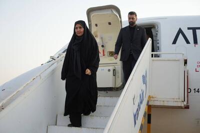 وزیر راه و شهرسازی وارد یزد شد