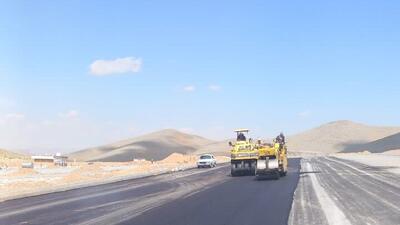  اجرای روکش آسفالت چهار محور روستایی بروجرد