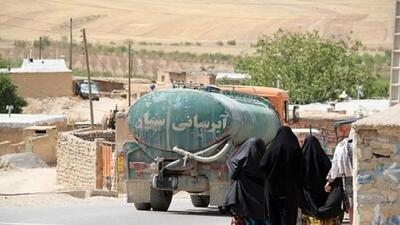 ۴ تانکر آبرسانی سیار در حال خدمت رسانی به ۲۰ روستای غرب جاسک هستند
