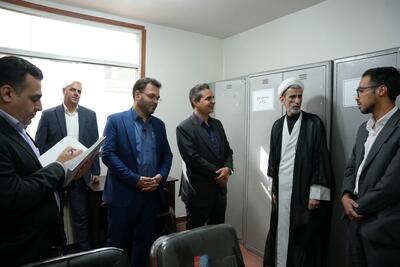  رئیس‌کل دادگستری اصفهان از مجتمع قضایی آتشگاه بازدید کرد