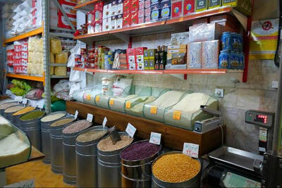 کاهش قیمت کالاهای اساسی؛ برنج و حبوبات ارزان شدند
