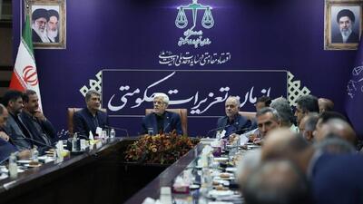  عارف: با گران‌فروشی و احتکار باید برخورد جدی شود