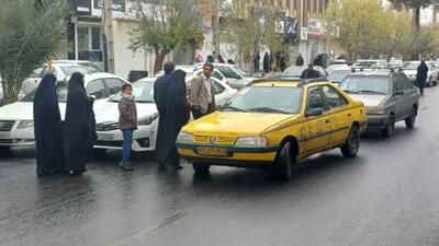راننده تاکسی امانتدار قمی ۵۰ میلیون تومان پول نقد زائر افغانستانی را بازگرداند