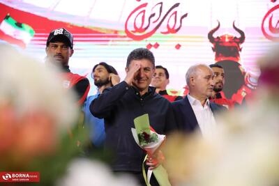 قلعه نویی: از غارشان بیرون آمدهاند و از تیم ملی انتقاد میکنند؛ اگر به جای ساعت، گردنبند میانداختم آدم بهتری بودم؟!