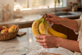  روش های طبیعی جلوگیری از سیاه شدن موز