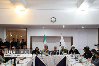  نشست ویژه ستاد مدیریت بحران هرمزگان با حضور معاون اجرایی رئیس‌جمهور، وزرای راه و نیرو و استاندار