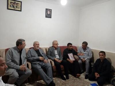  حضور معاون اجرایی رئیس‌جمهور و وزیر نیرو در منزل شهیده حیدری