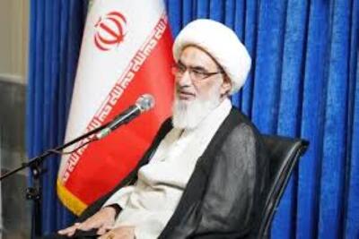 قائد شهید امت پرچمدار آزادی علم از اسارت علمی غرب