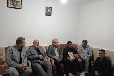  معاون اجرایی رئیس‌جمهور و وزیر نیرو با خانواده شهیده مریم حیدری دیدار کردند