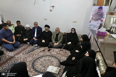  ابلاغ پیام قدردانی و تسلیت رئیس‌جمهور پزشکیان به خانواده شهیدان سردارپور و تاج بخش در گتوند + عکس