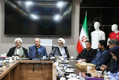  بازدید دبیر شورای عالی انقلاب فرهنگی از فدراسیون‌های فوتبال، قایقرانی و دوچرخه‌سواری