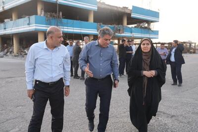  وزیر راه از روند بازسازی بنادر شهید رجایی و شهید باهنر بازدید کرد