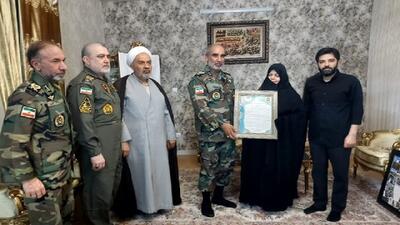  دیدار فرمانده نیروی زمینی ارتش با خانواده شهید سپهبد موسوی