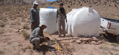  نصب آبشخور حیات وحش در منطقه صیدوای مهدیشهر