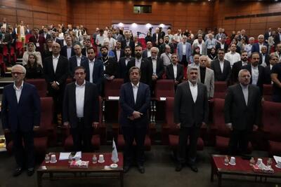 بختیاری: سیاستگذار میان «پارادایم بقا» و «پارادایم رشد» قرار گرفته است/رئیس کل بانک مرکزی: شوکهای بیرونی نباید به بحرانهای ماندگار تبدیل شوند