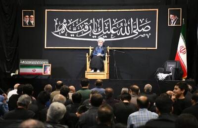  امام جمعه شیراز: حفظ وحدت، آمادگی همه‌جانبه و تبعیت از ولایت، شرط عبور از شرایط فعلی است