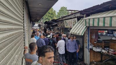 مهار حریق در بازارچه تنکابن؛ ۱۵ مغازه دچار آتشسوزی شد